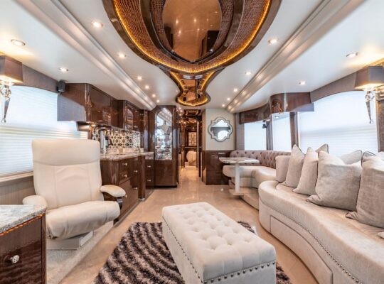 2016 Prevost H3-45